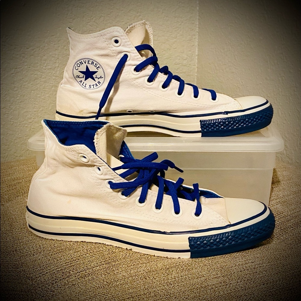 Vintage Chuck Taylor’s White/Blue size 8